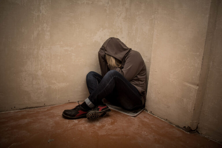 Read more about the article What Are The Symptoms of Heroin Addiction?