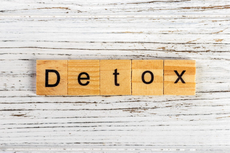 Read more about the article How to Deal With the Side Effects of Heroin Detox