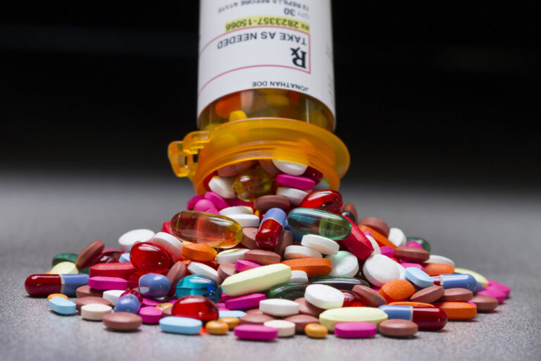 Read more about the article What to Expect During Prescription Drug Rehab
